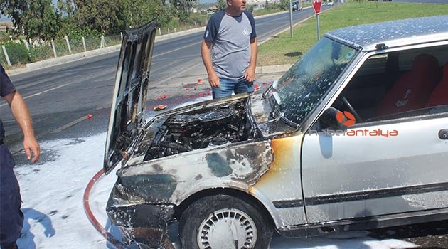 Manavgat’ta otomobil yangını