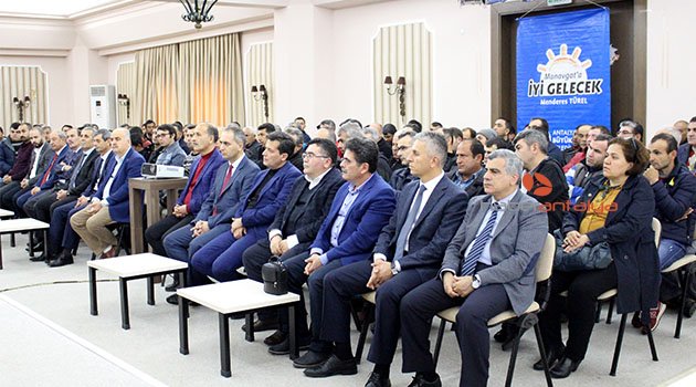 Manavgat'ta darbeler ve demokrasi konuşuldu