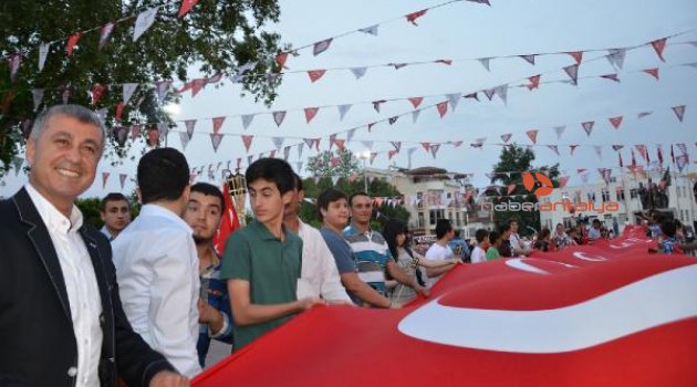 Manavgat'ta fener alayı ve konserli kutlama