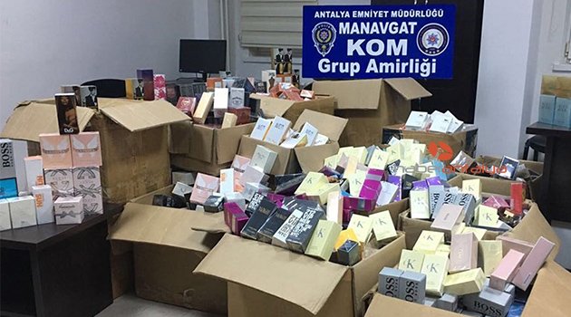 Manavgat'ta kaçak parfüm operasyonu