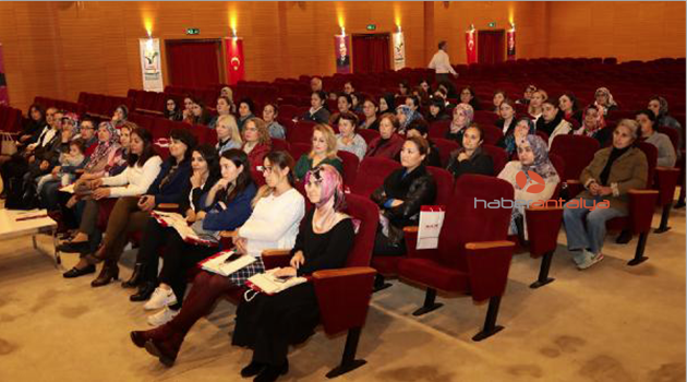 Manavgat'ta 'meme sağlığı' semineri