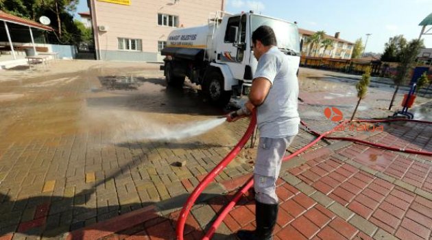 Manavgat'ta okullara bakım onarım