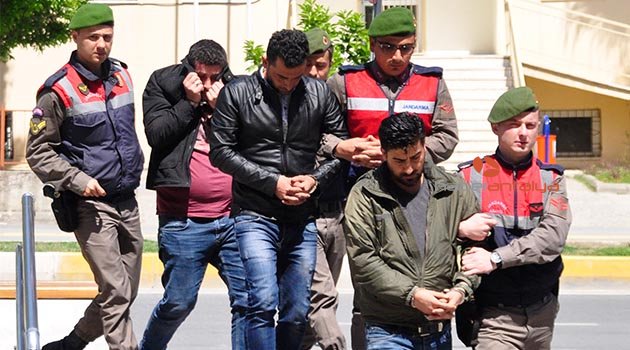 Manavgat'ta teknede 44 kaçak yakalandı