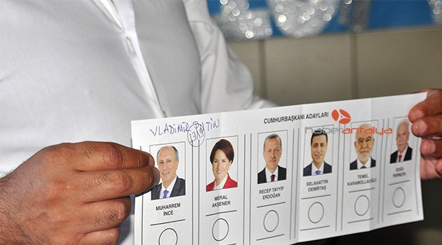 Manavgat'ta Vladimir Putin'e oy çıktı