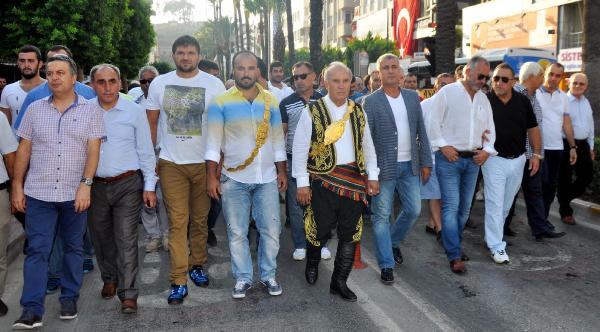MANAVGAT'TA YAĞLI GÜREŞ ÖNCESİ KORTEJ