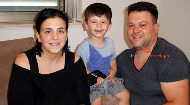 Maria, artık hayal ettiği etek ve çizmeyi giyebilecek