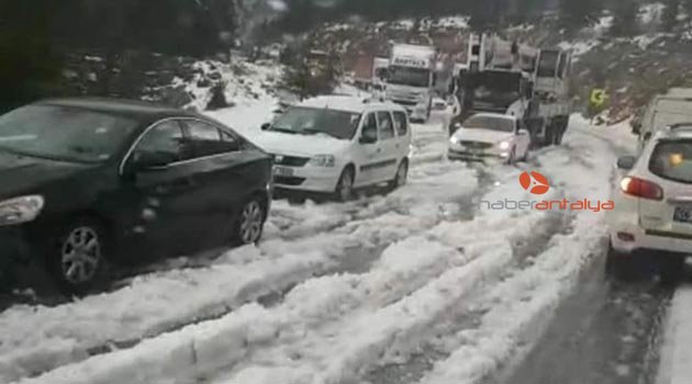 Mayıs ayında ulaşıma kar engeli / Hava Durumu
