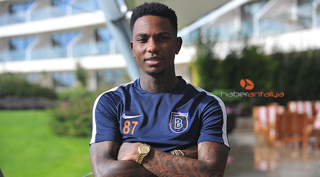 Medipol Başakşehir'in Hollandalı futbolcusu Elia'dan Fenerbahçe itirafı.."İmza aşamasına gelmişti"
