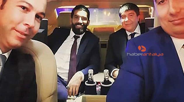 Menderes Türel ve Arda Turan'ın yer aldığı selfie'ye tazminat