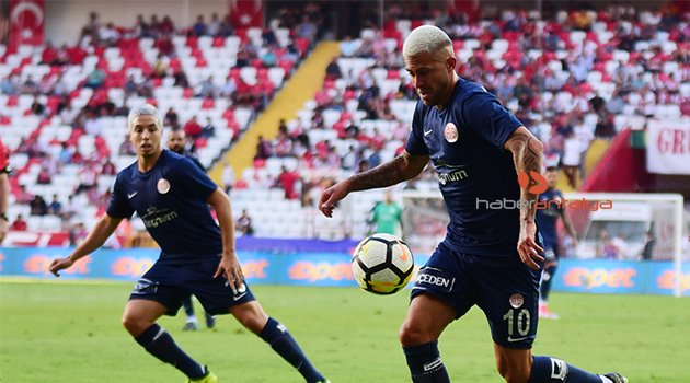 Menez, Antalyaspor'dan ayrılmak istiyor