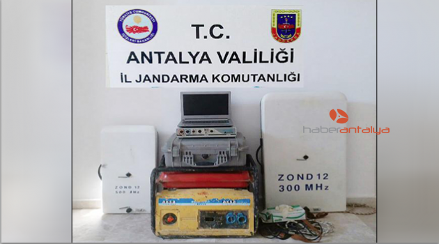 Mezarlıkta kaçak kazıya suçüstü