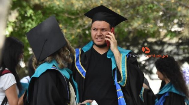 Mezuniyet töreninde bomba paniği