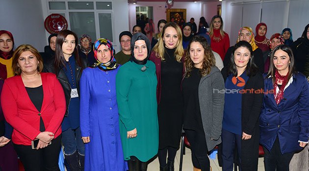 MHP Kadın Kollarında görev değişimi
