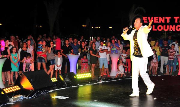 SERİK'TE KONSER VERDİ