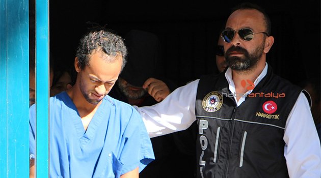 Midesinden 59 kapsül kokain çıkan Brezilyalı adliyede