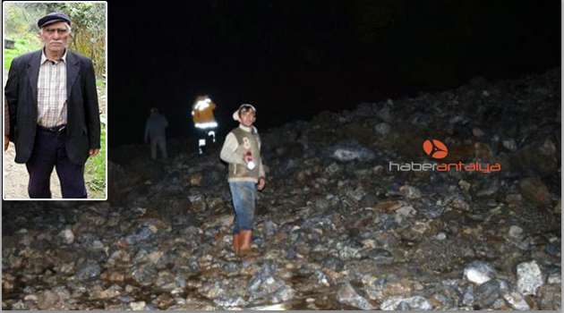 Midibüs toprak altında kaldı