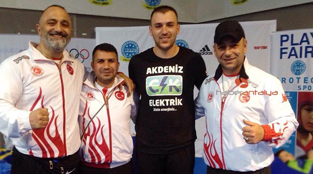 Milli Kick Boksçuya sponsor desteği