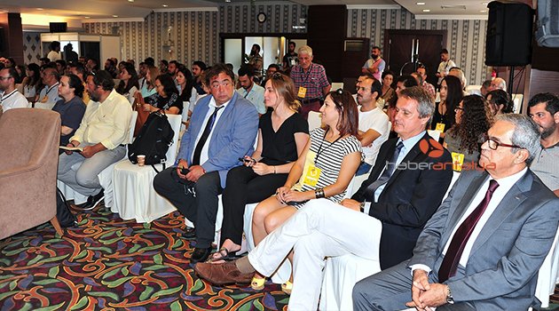 MİMARLARA ÖVGÜ