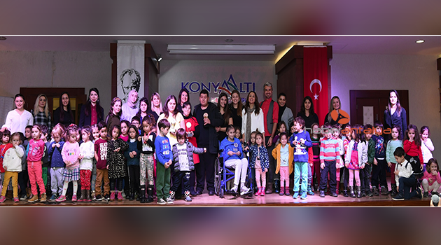 Minik öğrencilerden 'Engelsiz Ses Türkiye' etkinliği