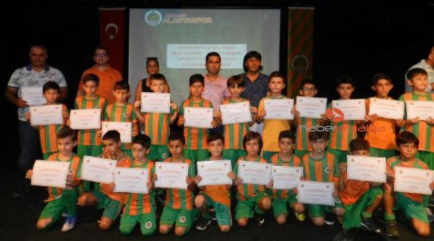 Minikler belge aldı