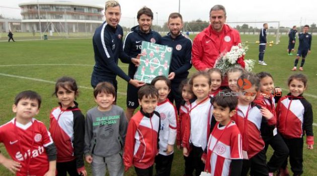Miniklerden Antalyaspor'a ziyaret