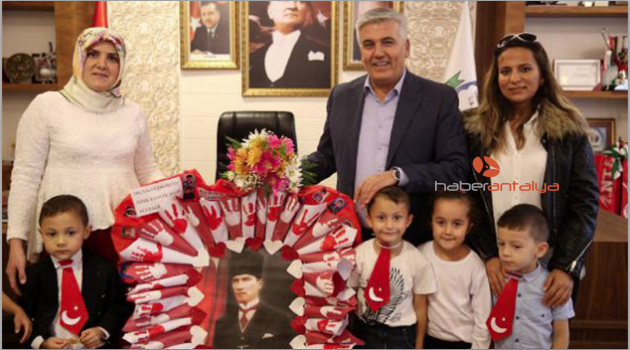 Miniklerden Çalık'a anlamlı hediye