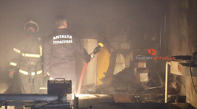 MOBİLYA ATÖLYESİNDE KORKUTAN YANGIN