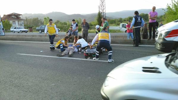 Motosiklet Kamyonete Arkadan Çarptı: 1 Ölü