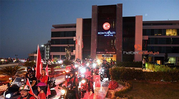 Motosikletçiler bayramı kutladı