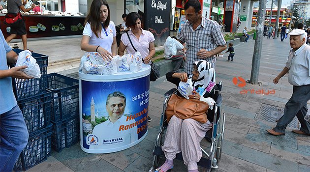 MURATPAŞA BELEDİYESİ’NDEN İFTARA YETİŞEMEYENE KUMANYA