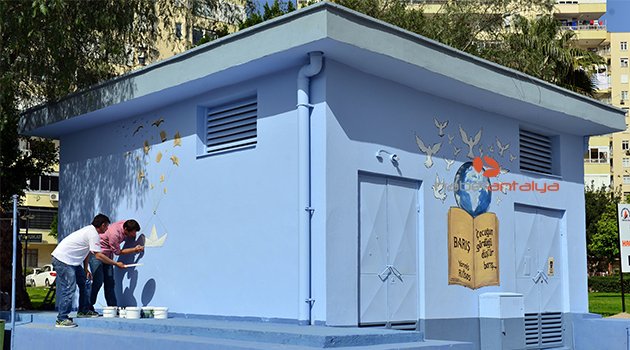 MURATPAŞA’DAKİ TRAFOLAR TUVALE DÖNDÜ