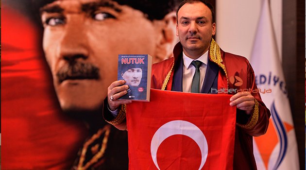 MURATPAŞA’DAN YENİ EVLENENLERE TÜRK BAYRAĞI VE NUTUK