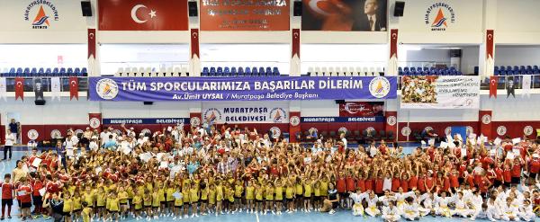MURATPAŞA'DA GÖRKEMLİ KAPANIŞ