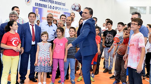MURATPAŞA'DAN 10 AYDA 4 SPOR SALONU