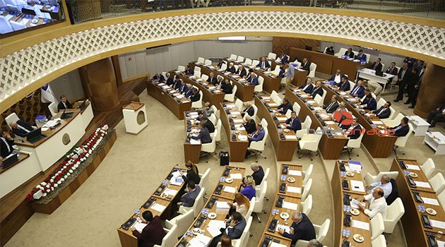 Muratpaşa'dan Büyükşehir kararına sert tepki