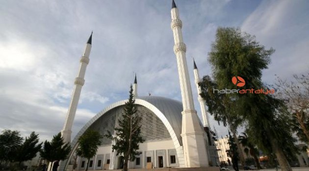 Müze Cami'de son dokunuşlar
