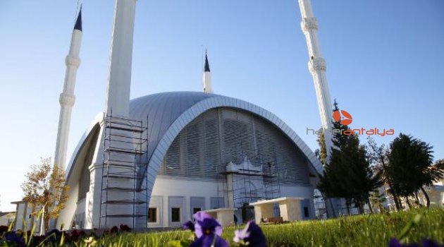 Müze konseptli cami gün sayıyor