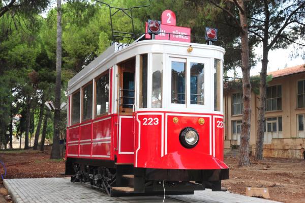 NOSTALJİ TRAMVAYI DOKUMA'DA