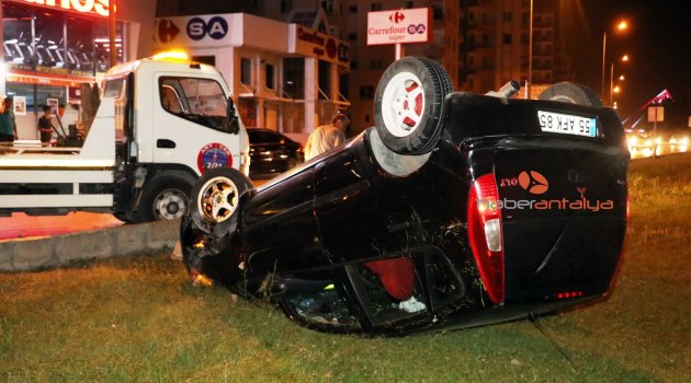 Öğrenci mahallesinde takla atıp hurdaya döndü