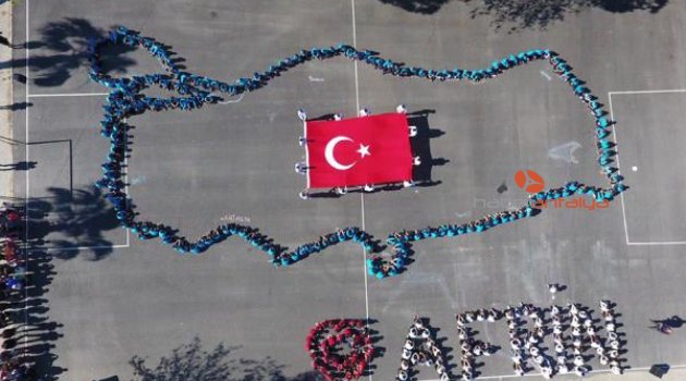 Öğrenciler, Türkiye haritası oluşturup, 'Afrin' yazdı