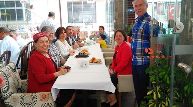 ÖĞRENCİLER YARARINA ÇİĞ BÖREK GÜNÜ