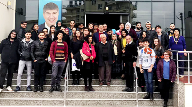 Öğrencilerden huzurevine ziyaret