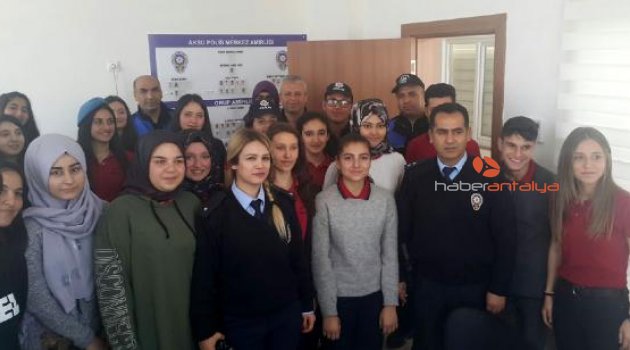 Öğrencilerden Özel Harekât'a ziyaret