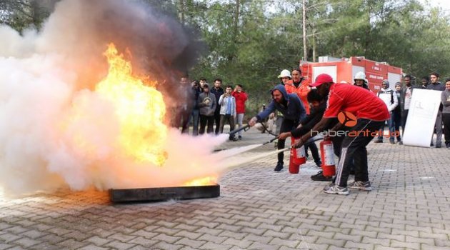 Öğrencilere yangın eğitimi