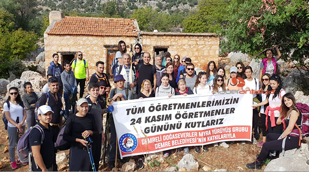 Öğretmenler için yürüdüler