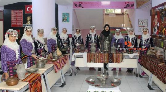 Okul koridorları müzeye dönüştü