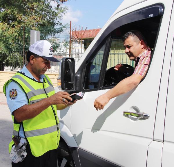 OKUL ÖNLERİNDE DENETİMLER SIKLAŞTIRILDI