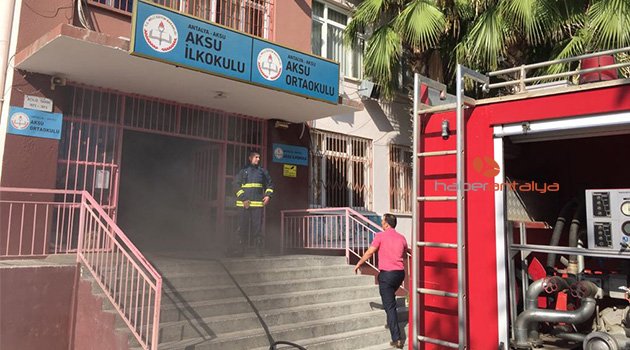 Okulda yangın: Büyük panik yaşandı