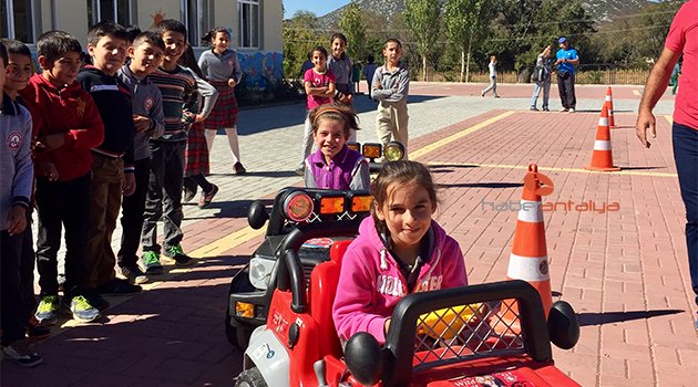 Okullarda trafik eğitimlerine başladı