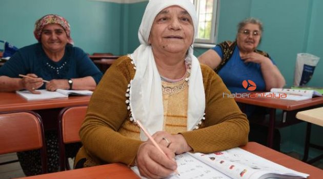 'Okuma yazma bilmeyen kalmasın'